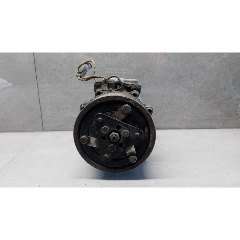 RENAULT truck AIR CONDITIONER COMPRESSOR RENAULT truck Midlum used