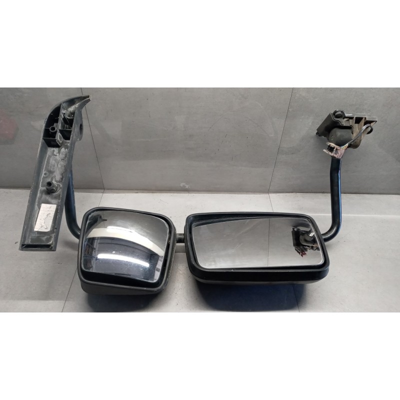 RENAULT truck LEFT ELETRIC REAR-VIEW MIRROR  RENAULT truck Midlum used