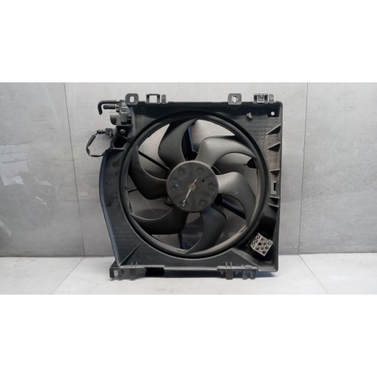 CONVOGLIATORE ELETTROVENTOLA RENAULT Clio 2009>2012 usato