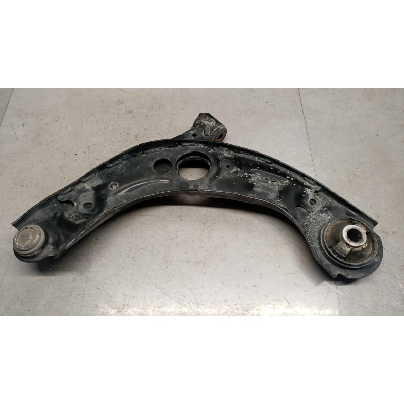 MAZDA CONTROL ARM FRONT LOWER RIGHT  MAZDA CX-3 2018> used