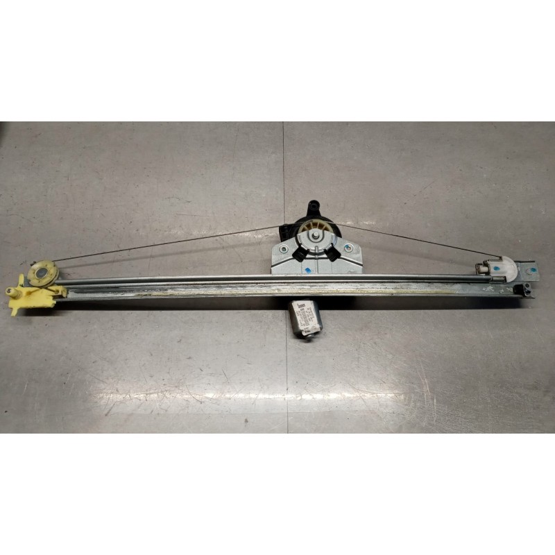 RENAULT van ALZA VETRI ANTERIORI DESTRO RENAULT van Trafic 2010>2014 usato