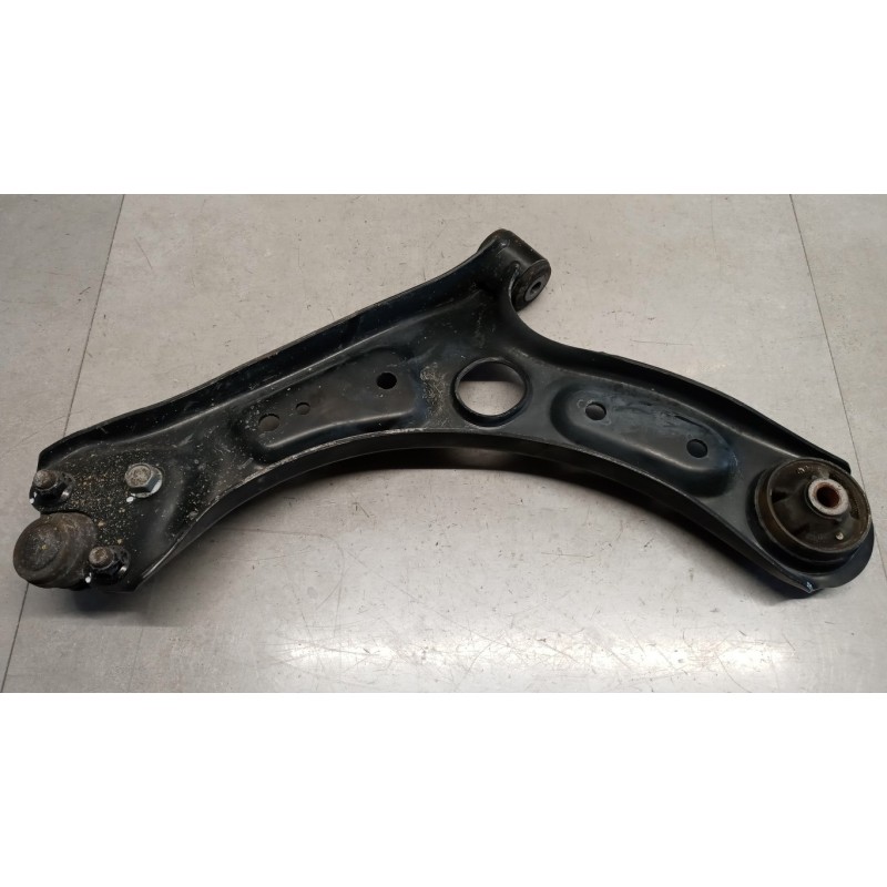 HYUNDAI CONTROL ARM FRONT LOWER RIGHT  HYUNDAI Kona 2017> used