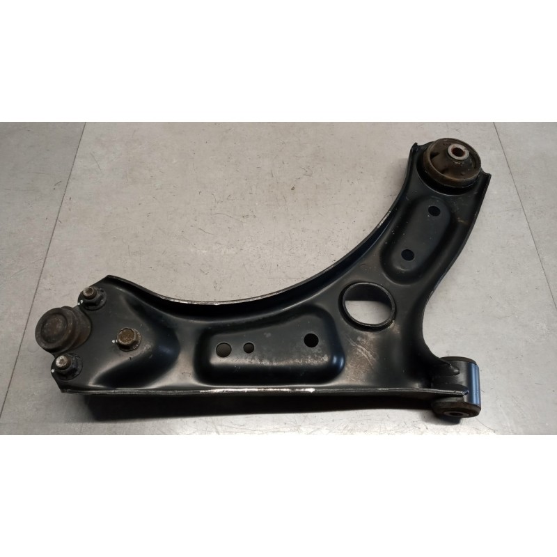 HYUNDAI CONTROL ARM FRONT LOWER LEFT  HYUNDAI Kona 2017> used