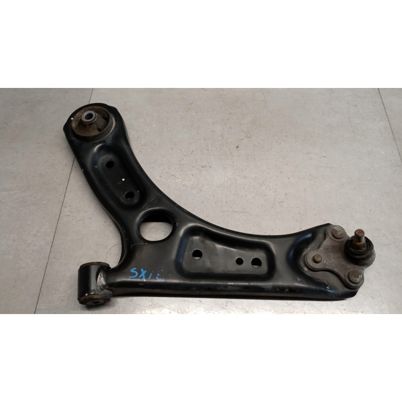 HYUNDAI CONTROL ARM FRONT LOWER LEFT  HYUNDAI Kona 2017> used