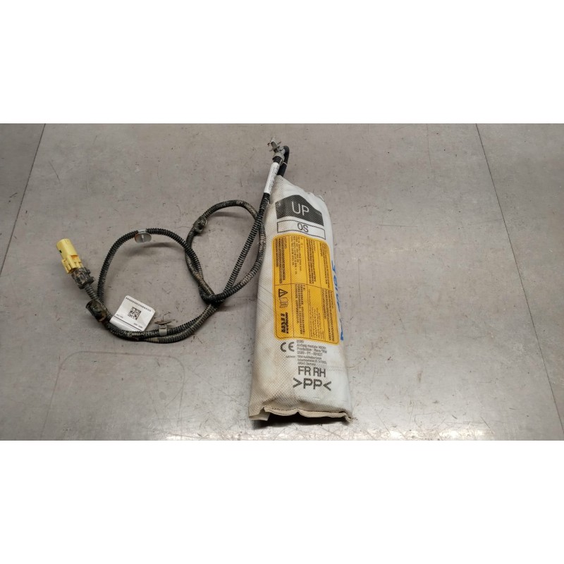 HYUNDAI CURTAIN AIRBAG RIGHT  HYUNDAI Kona 2017> used