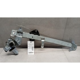 ALZA VETRI ANTERIORI...