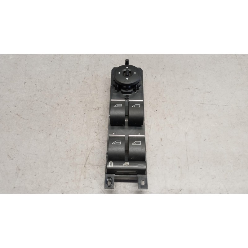 FORD INTERRUTTORI E PULSANTI ALZAVETRI FORD C-Max 2015> usato