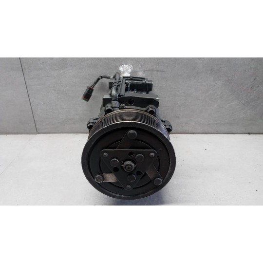 COMPRESSORE ARIA CONDIZIONATA SCANIA Serie R 2014> usato