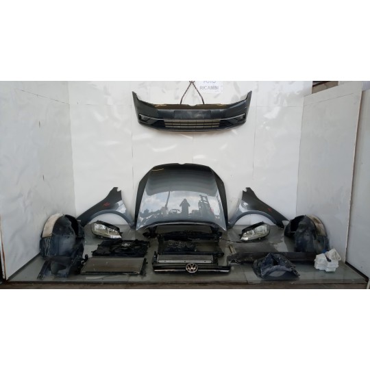 KIT ANTERIORE VOLKSWAGEN Golf 7.2 2017>2019 usato