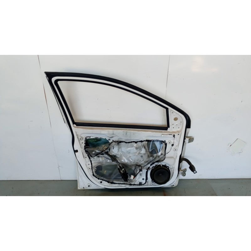 HYUNDAI LEFT FRONT DOOR HYUNDAI i20 2008>2012 used
