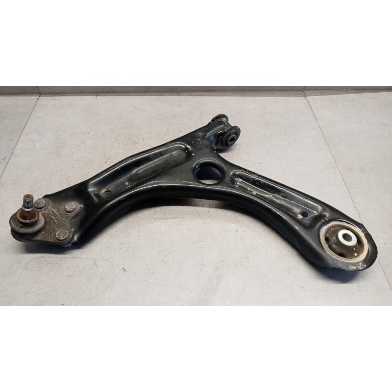 VOLKSWAGEN BRACCIO OSCILLANTE ANTERIORE INFERIORE SINISTRO VOLKSWAGEN Up 2016> usato