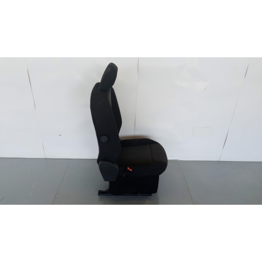 SEDILI ANTERIORI OPEL van Combo E 2018> usato