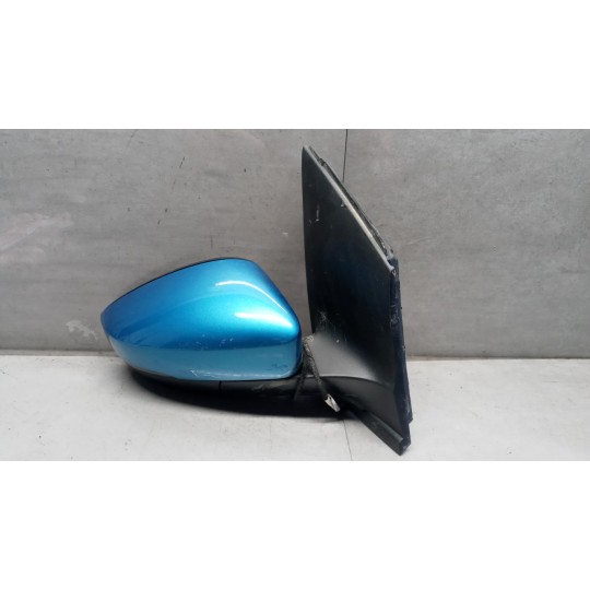 REARVIEW RIGHT  VOLKSWAGEN Up 2016> used