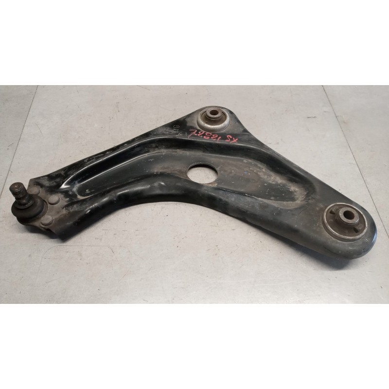 CITROEN CONTROL ARM FRONT LOWER LEFT  CITROEN C3 Picasso 2008> used
