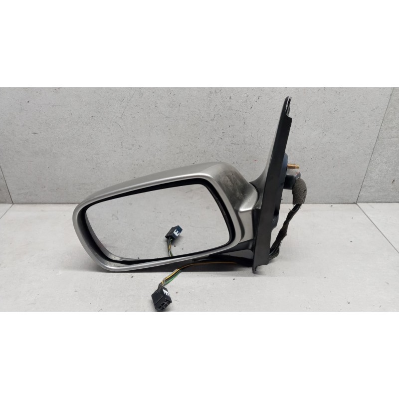 TOYOTA LEFT ELETRIC REAR-VIEW MIRROR  TOYOTA Yaris 2003>2005 used