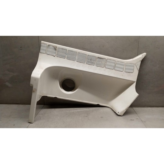 PLASTICHE ESTERNE VARIE SCANIA Serie R 2005> usato