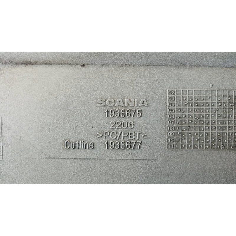 SCANIA SEDE FARI DESTRO SCANIA Serie R 2005> usato