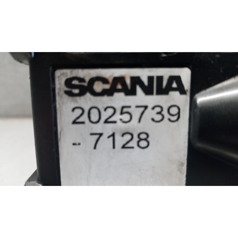 SCANIA STACCABATTERIA SCANIA Serie R 2005> used