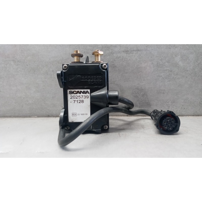 SCANIA STACCABATTERIA SCANIA Serie R 2005> used