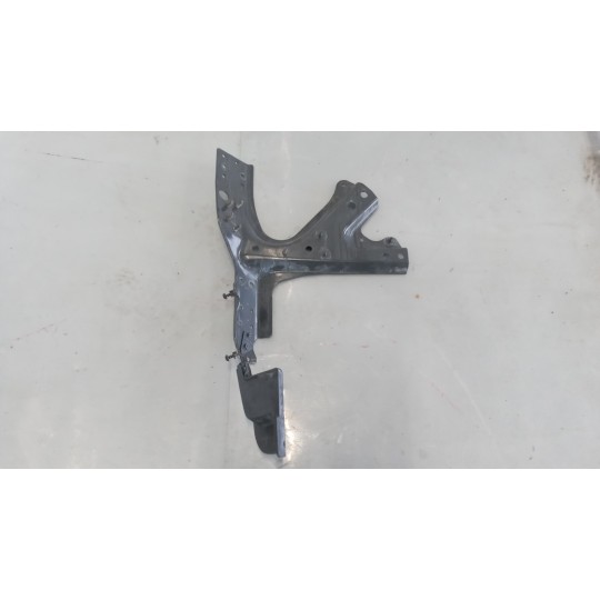 SUPPORTO PEDANA SX SCANIA Serie G 2016> usato