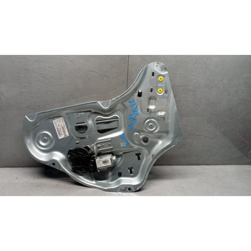 HYUNDAI ALZA VETRI POSTERIORI DESTRO HYUNDAI ix35 2009>2015 usato