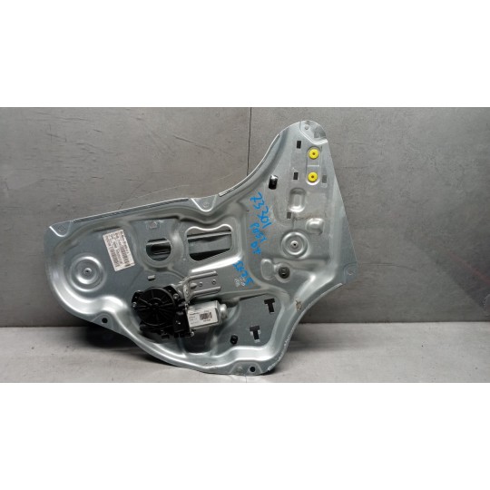 ALZA VETRI POSTERIORI DESTRO HYUNDAI ix35 2009>2015 usato