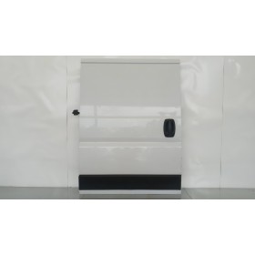 RIGHT SIDE SLIDING DOOR...