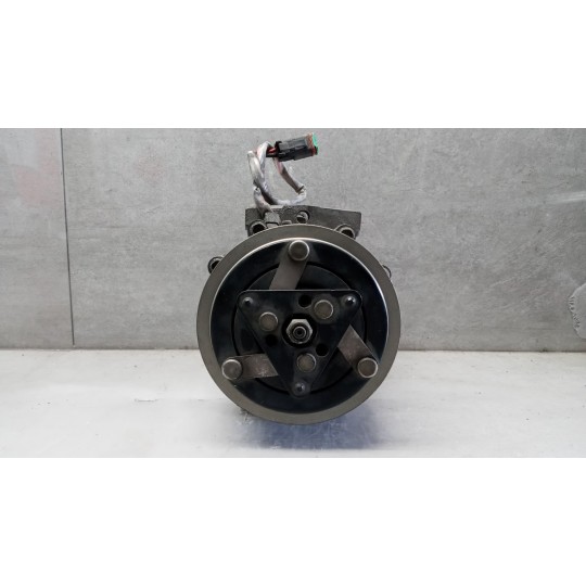 AIR CONDITIONER COMPRESSOR SCANIA Serie R 2005> used
