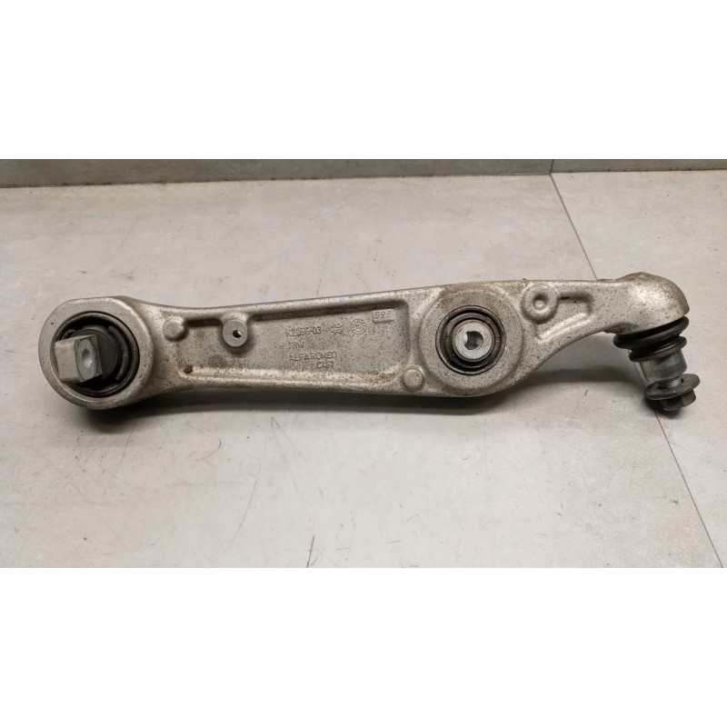 ALFA ROMEO BRACCIO SOSPENSIONE INFERIORE SINISTRO ALFA ROMEO Giulia 2015> usato