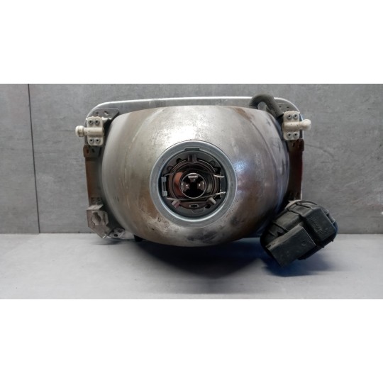 FARO ANTERIORE DESTRO VOLVO truck FM 7 usato