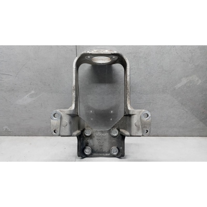 SCANIA SUPPORTO SOSPENSIONI SCANIA Serie R 2005> usato