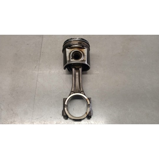 PISTONE MOTORE FIAT van Ducato 2014> usato