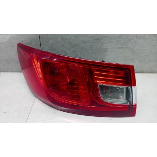 FARO POSTERIORE ESTERNO SINISTRO RENAULT Clio 2012>2016 usato