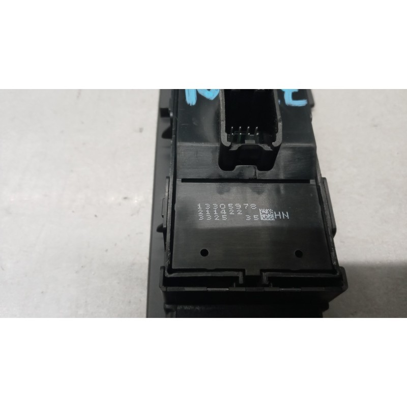 OPEL INTERRUTTORI E PULSANTI ALZAVETRI OPEL Astra J 2012>2015 usato