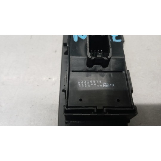 INTERRUTTORI E PULSANTI ALZAVETRI OPEL Astra J 2012>2015 usato