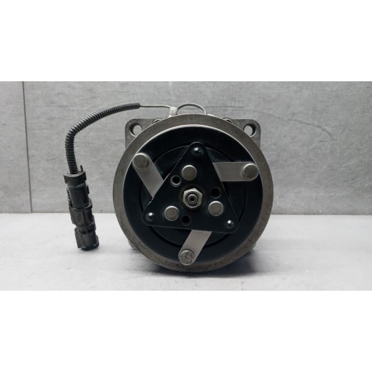 AIR CONDITIONER COMPRESSOR MAN TG-A 2000>2007 used