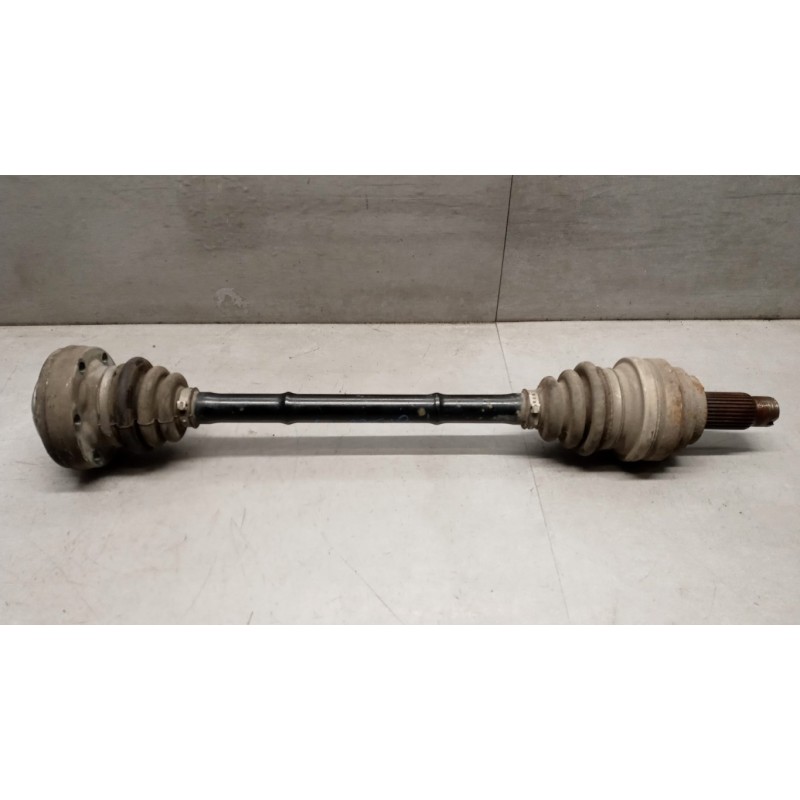 BMW REAR HALF-AXLES LEFT  BMW Serie 3 (E90-E91) 2008>2011 used