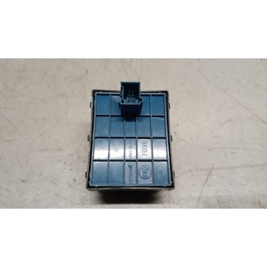 INTERRUTTORI E PULSANTI ALZAVETRI FIAT Doblo' 2015> usato