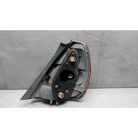 FARO POSTERIORE ESTERNO SINISTRO HONDA Jazz 2002>2004 usato