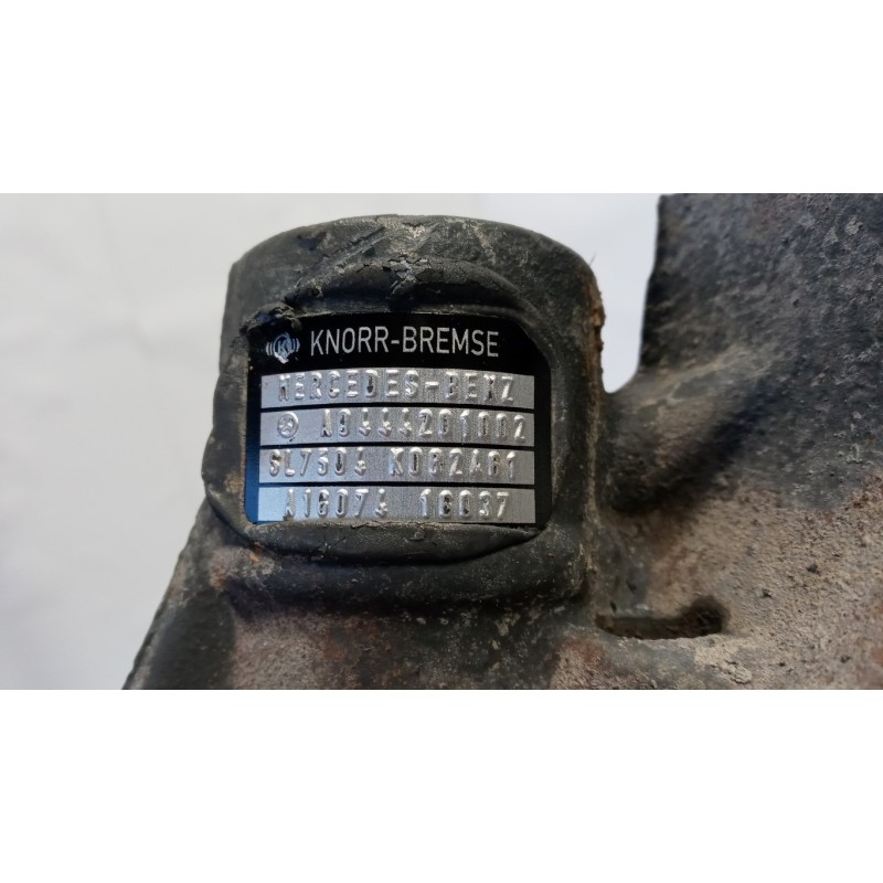 MERCEDES-BENZ truck PINZA POSTERIORE SINISTRA MERCEDES-BENZ truck Actros euro 6 2014>2021 usato