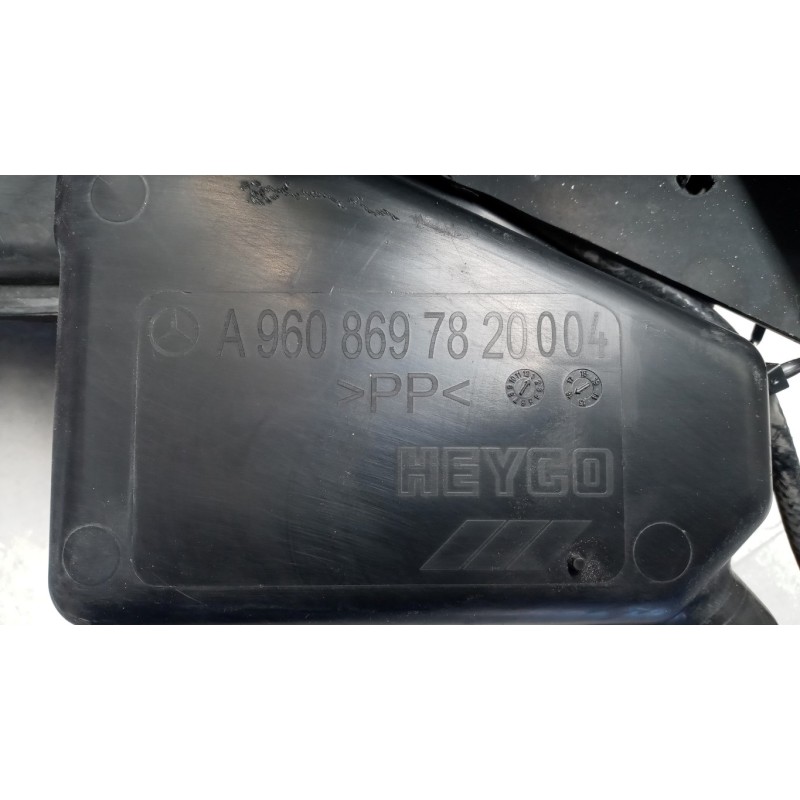 MERCEDES-BENZ truck VASCHETTA ACQUA TERGI PARABREZZA MERCEDES-BENZ truck Actros euro 6 2014>2021 usato