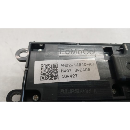 INTERRUTTORI E PULSANTI ALZAVETRI LAND ROVER Freelander 2010>2015 usato