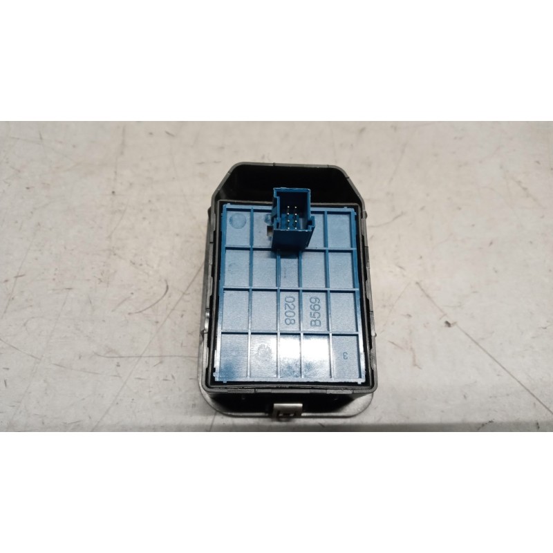 FIAT INTERRUTTORI E PULSANTI ALZAVETRI FIAT Qubo 2008>2014 usato