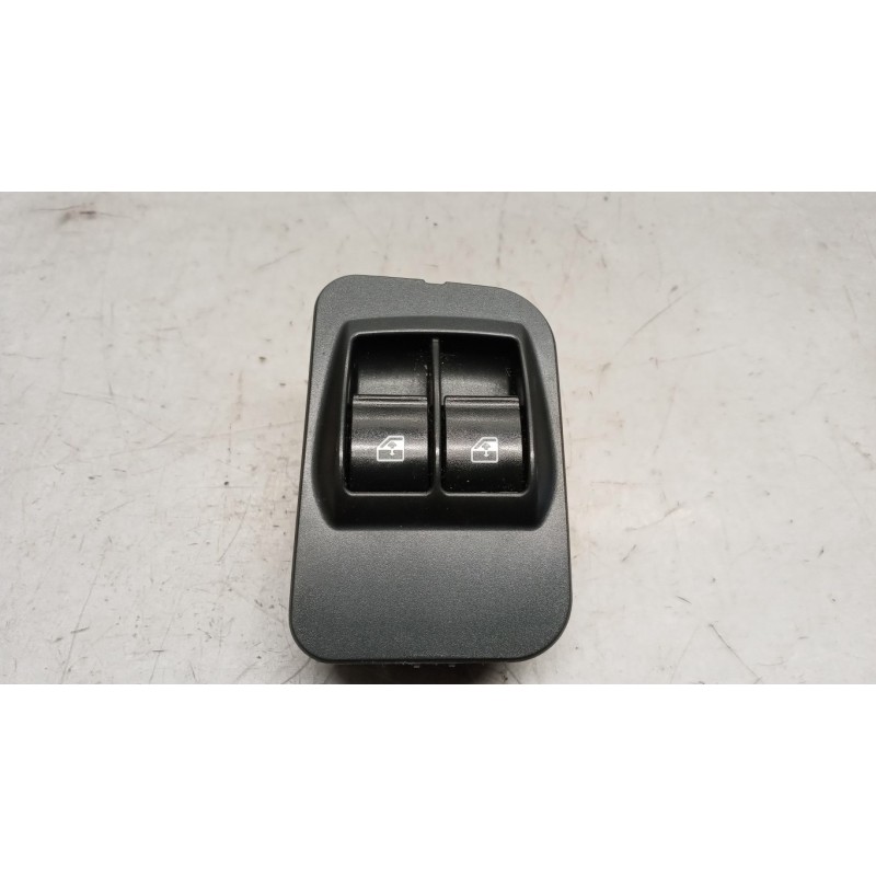 FIAT INTERRUTTORI E PULSANTI ALZAVETRI FIAT Qubo 2008>2014 usato