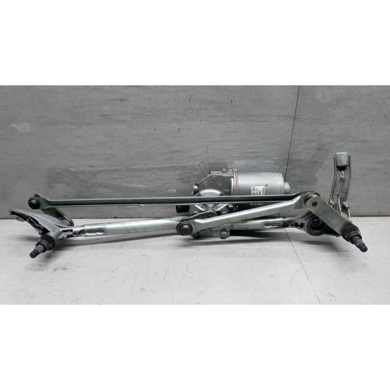 BMW windshield wiper motor BMW Serie 3 (E90-E91) 2008>2011 used