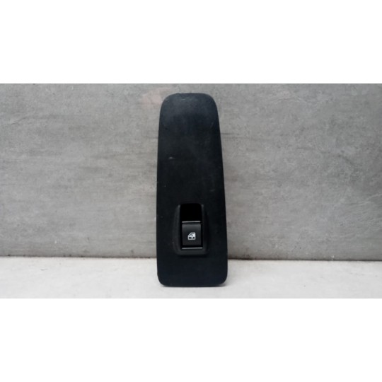 INTERRUTTORI E PULSANTI ALZAVETRI FIAT van Ducato 2014> usato