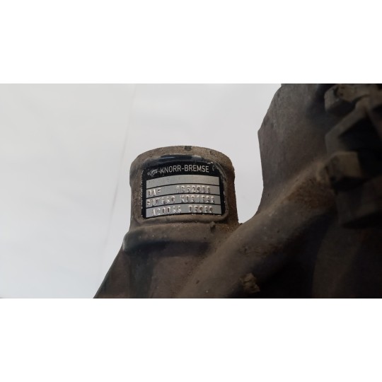 PINZA ANTERIORE DESTRA DAF XF106 usato