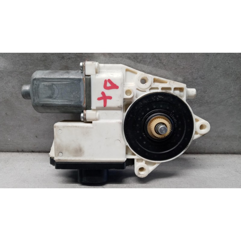 DAF ALZA VETRI ANTERIORI DESTRO DAF XF106 usato