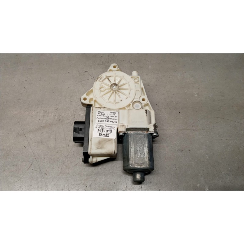 DAF FRONT RIGHT POWERED WINDOWS  DAF XF106 used