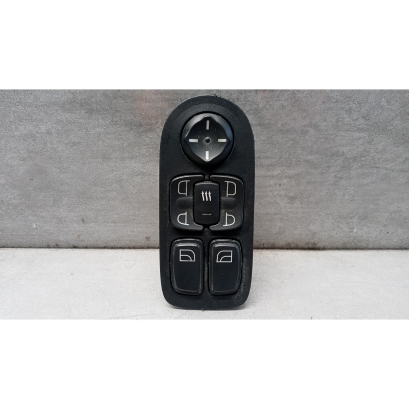 DAF INTERRUTTORI E PULSANTI ALZAVETRI DAF XF106 usato